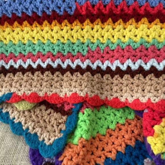 Rainbow Crochet Afghan Blanket Scalloped Vintage - Picture 3 of 5